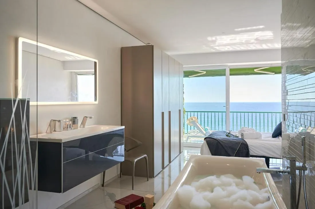 Διαμέρισμα Sunlight Properties - Sky Blue - 3 Bedroom Flat With Sea View On The Promenade Des Anglais Νίκαια
