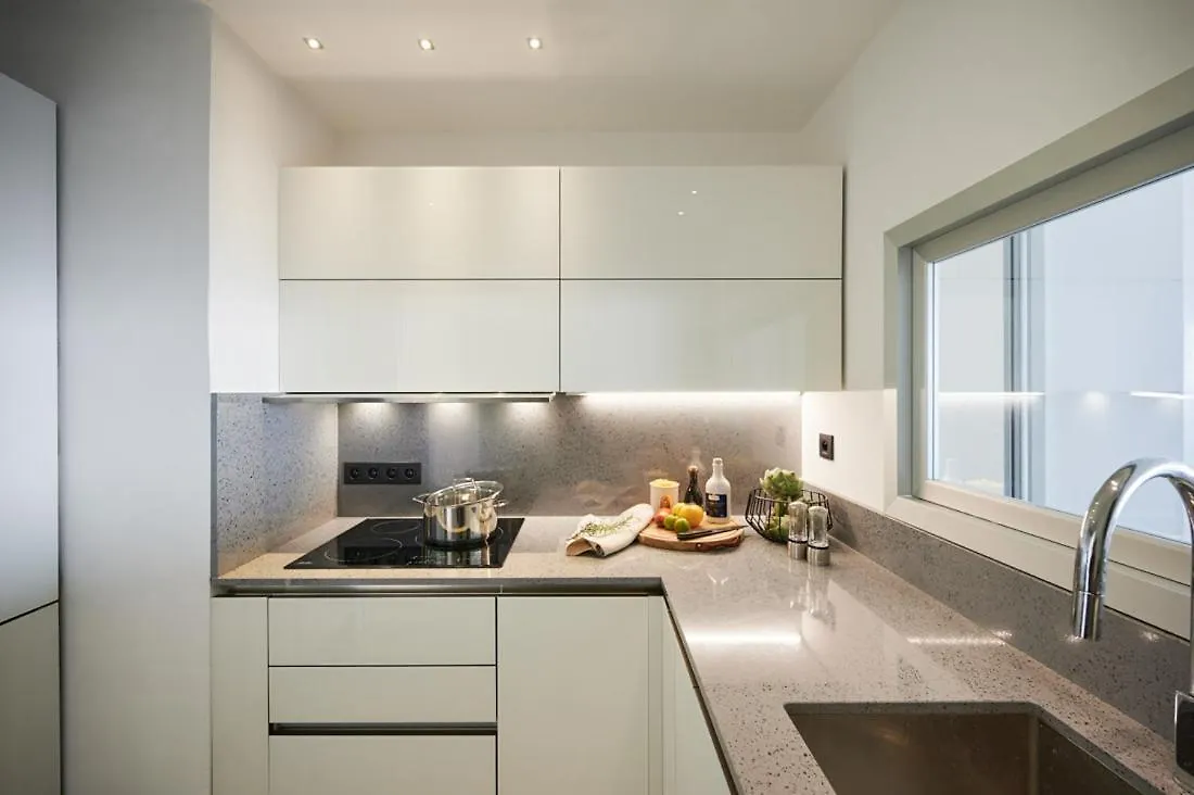 Sunlight Properties - Sky Blue - 3 Bedroom Flat With Sea View On The Promenade Des Anglais Νίκαια 0*,  Γαλλία