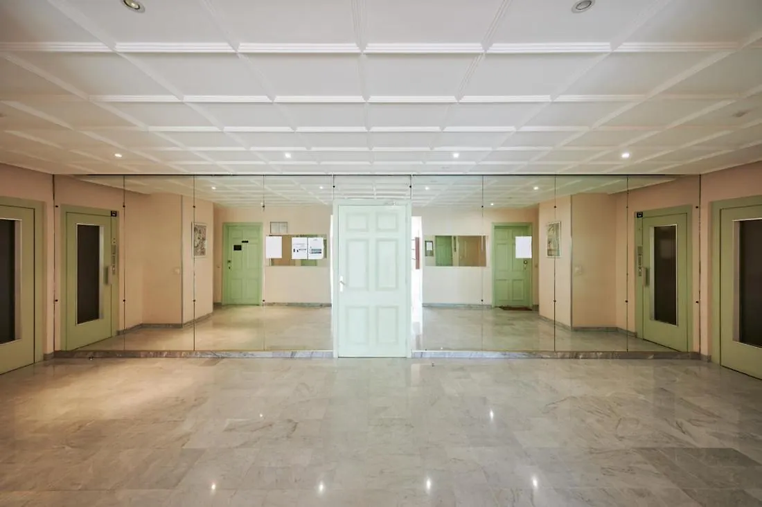 Sunlight Properties - Sky Blue - 3 Bedroom Flat With Sea View On The Promenade Des Anglais Νίκαια 0*,  Γαλλία